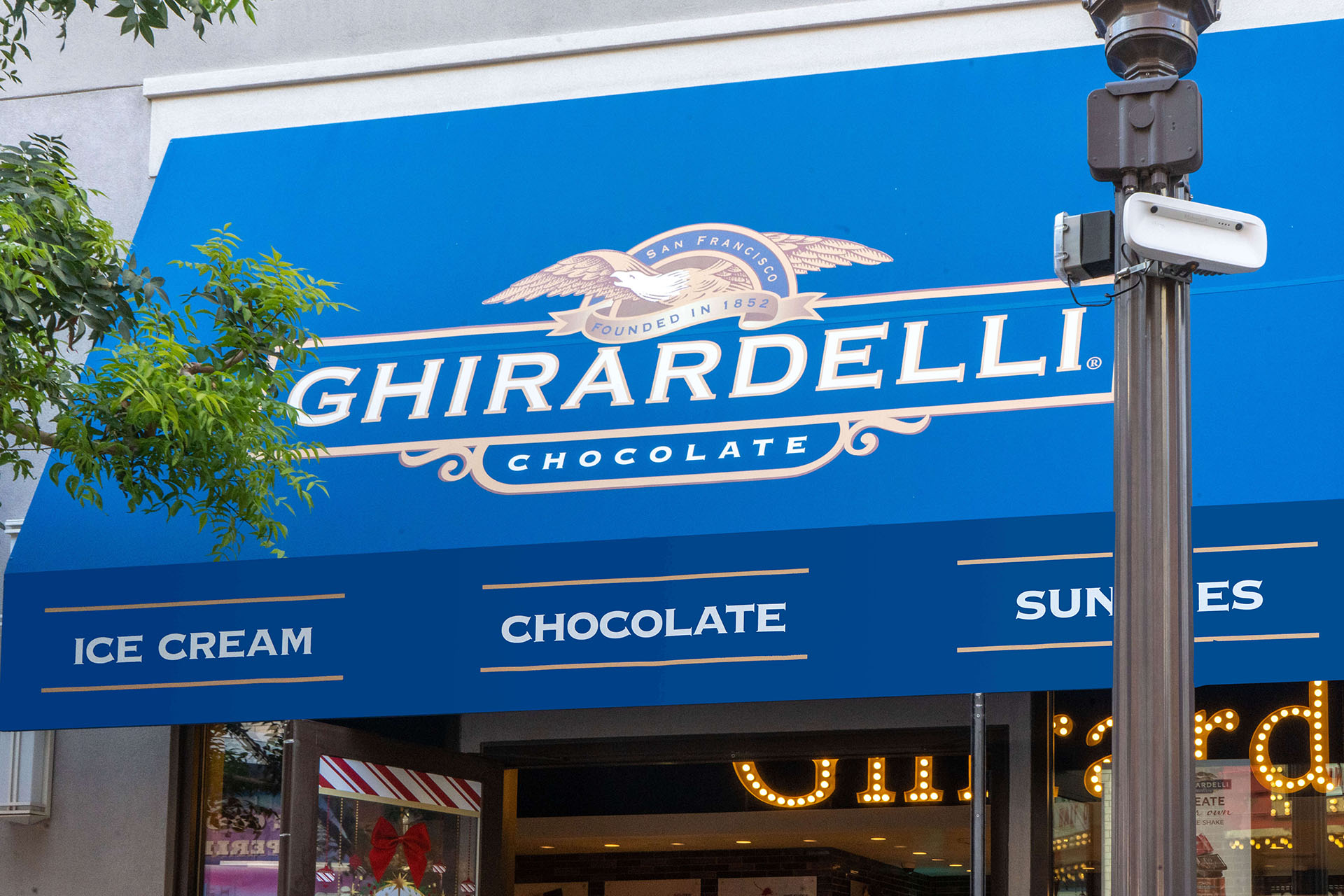 Ghirardelli Ice Cream and Chocolate Shop - Custom Awnings by Met